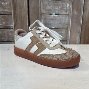 Women's Athletic Shoes in White and Tan